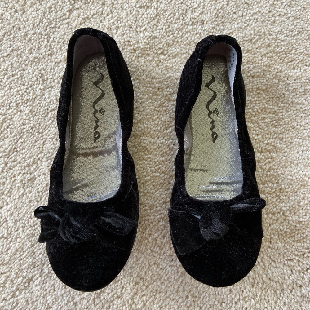 Nina Girls Black Velvet Dress Shoes. Size: 1 Youth